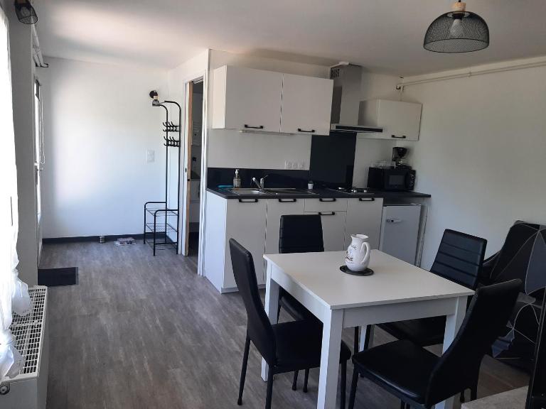 Appartement T1 bis proche centre ville - Ferienwohnung Figeac