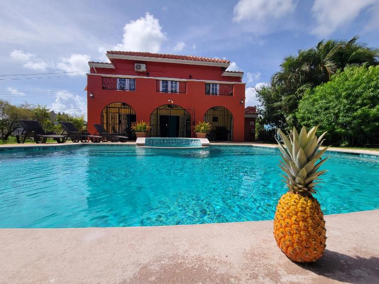 Casa Rojas Villa - B&B Bon Accord Village