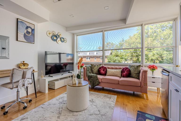 Stylish, Modern & Cozy - B&B Washington D.C.