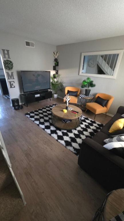 Entire Townhome with workspace - Chambres d'hôtes Abbeyville