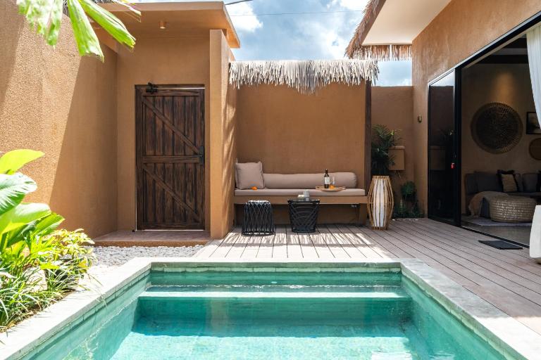 Nawasena Villa B - Earthy Luxury Villa, Walk to Beach in Pererenan - B&B Semege