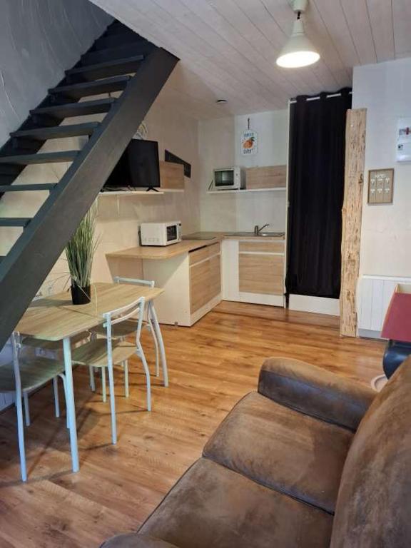 le nid des choups le petit duplex 2 personnes - B&B La Bourboule