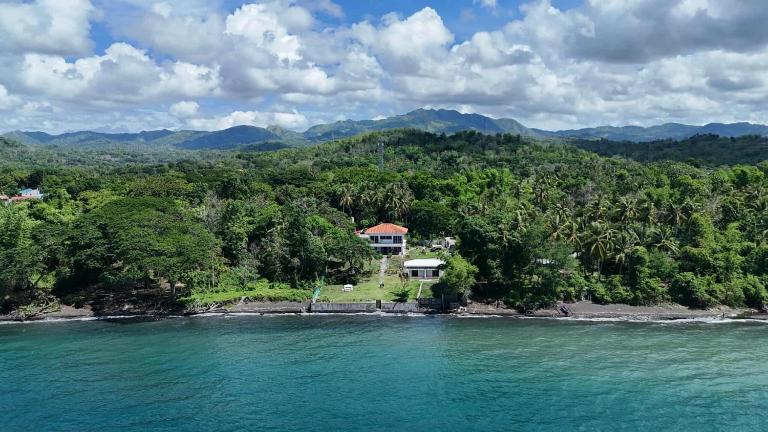 Edge of the Sea - B&B Miagao