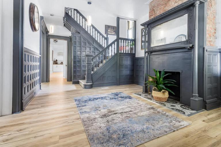Massive 11BR Home Ideal for Reunions - B&B Niagara Falls