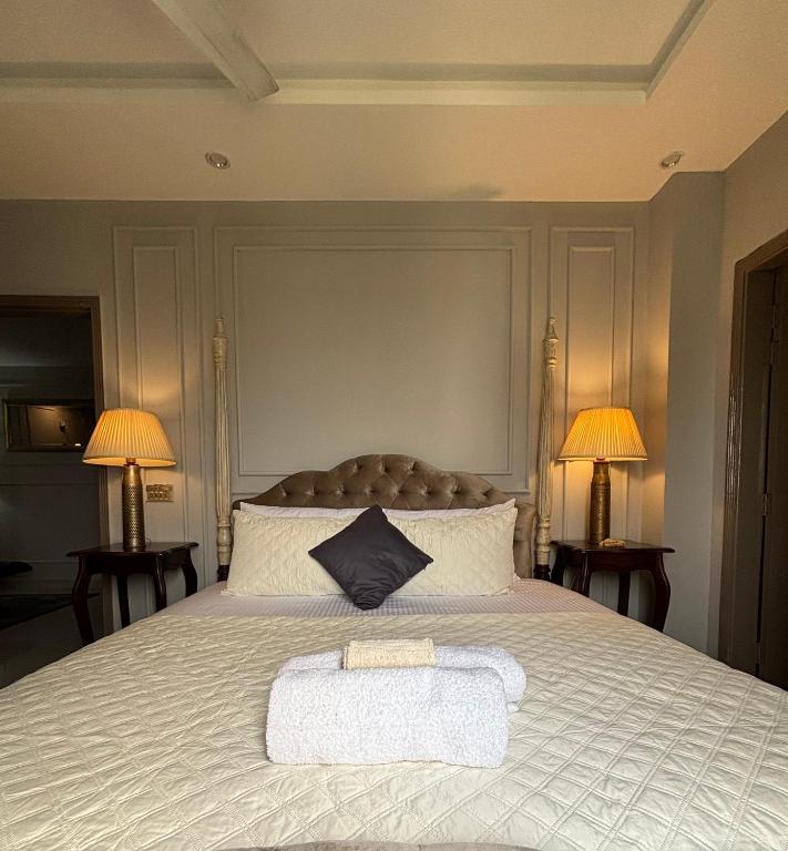 S&Trooms - B&B Lahore