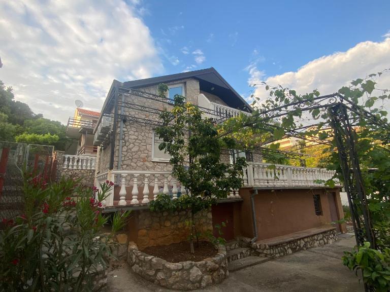 Little Stone House - Bed and Breakfast Utjeha