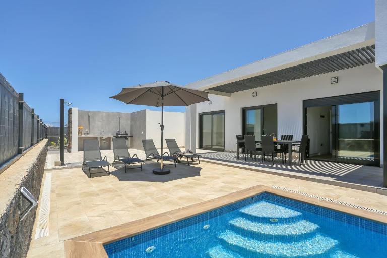 Villa Dorada del Roque, heated pool & luxury in El Roque - Chambres d'hôtes La Oliva