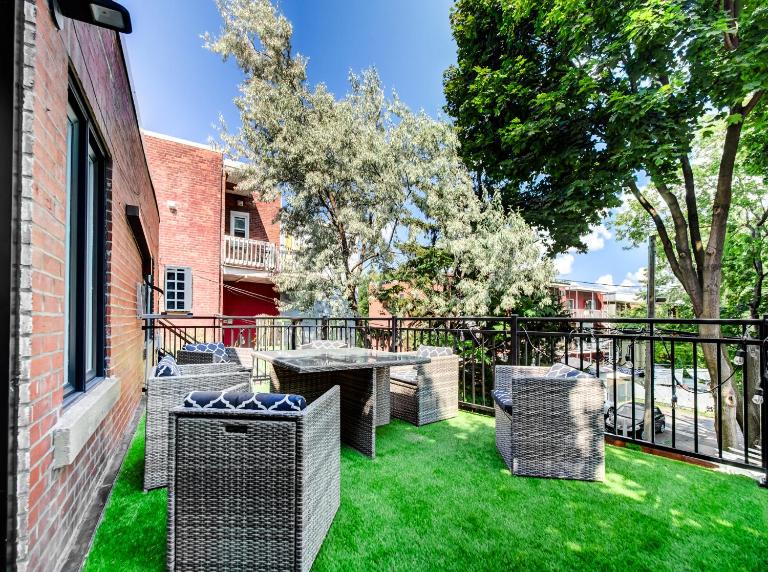 Spacious 4-Bedrooms in HoMa Montreal 22 - B&B Montreal