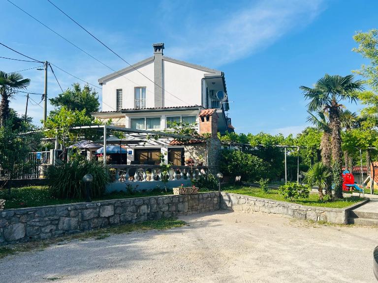 Apartments & Rooms Ribarić - B&B Lovran