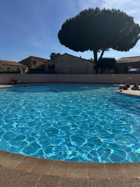 Mazet climatisé avec piscine & tennis Résidence calme proche Lavandou - B&B Bormes-les-Mimosas