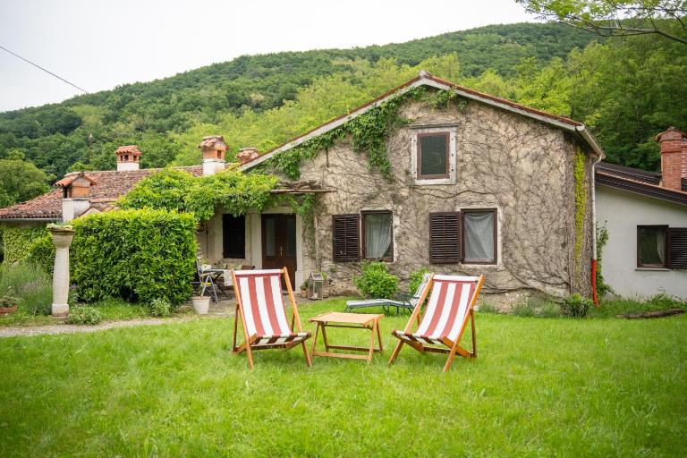 Rustic House in Vipava Valley - Chambres d'hôtes Lozice