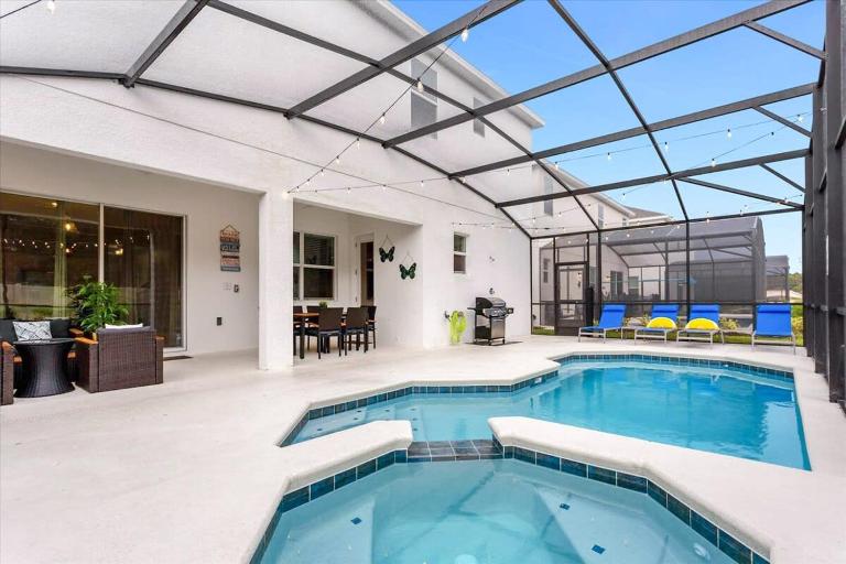 Upstay Bella Vida Resort - Resort-Style 12BR Villa - B&B Kissimmee