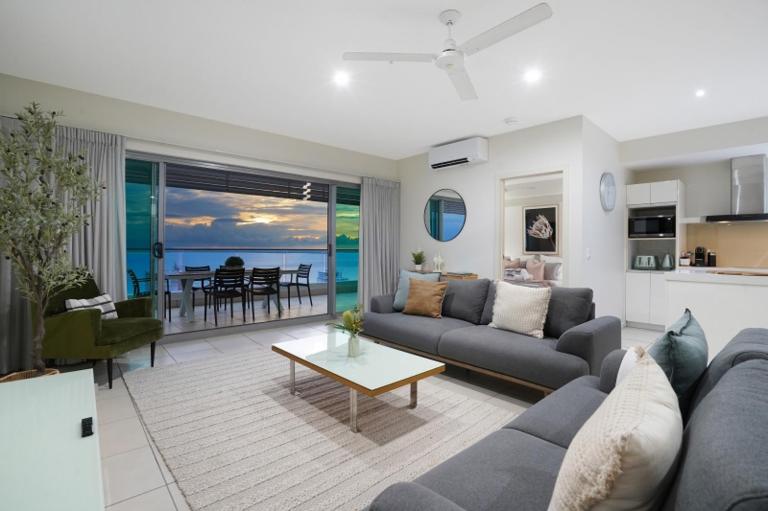 Sub-Penthouse Stunner Harbour Views & Pool - B&B Darwin