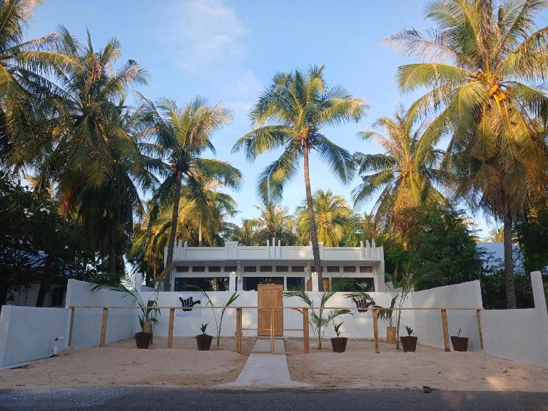 Tiky Nemberala Apartments and Villa - B&B Nemberala