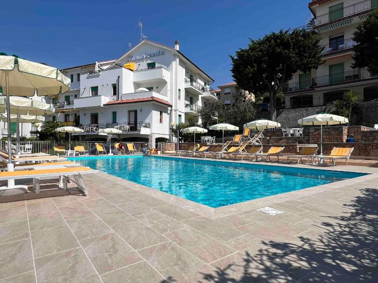 Residence Mare Verde - B&B Pietra Ligure