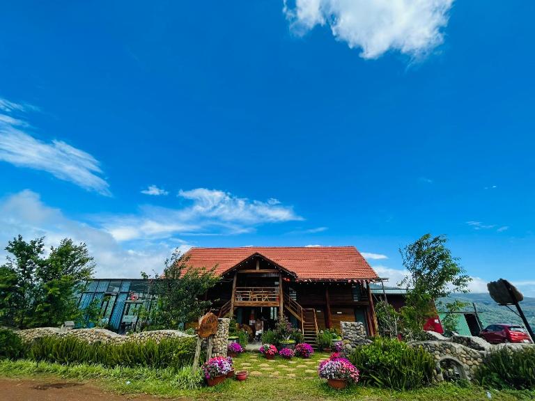 Săn Mây Coffee and Homestay Măng Đen - B&B Kon Von Kla