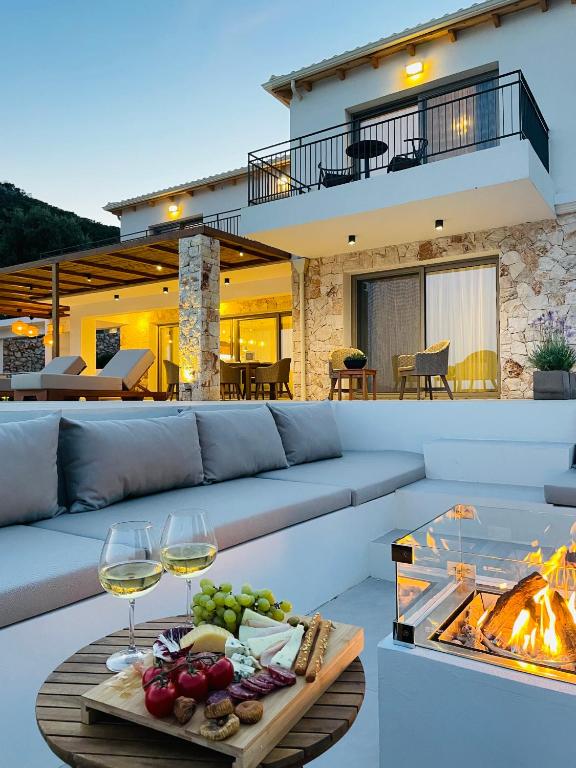 Calliste Villa - Chambres d'hôtes Évyiros