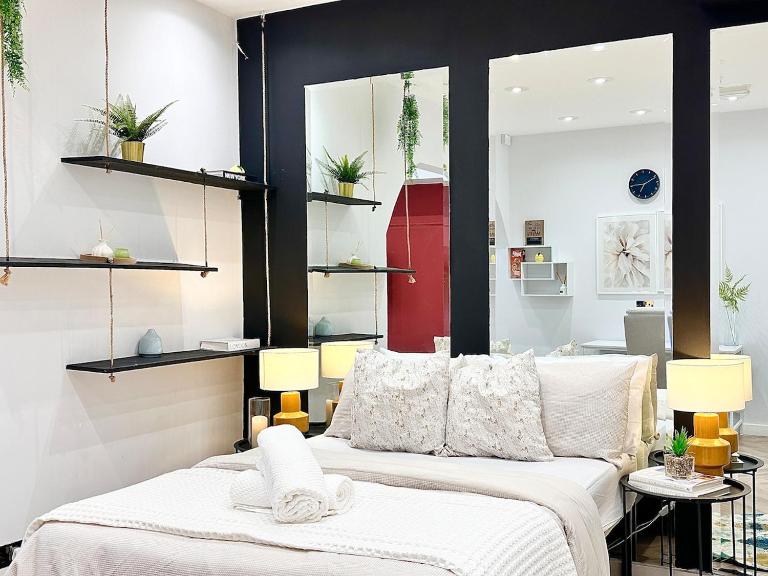 Colson - Best Find in Portsmouth, Sleeps 4, Centrally Located near City Centre, Gunwharf and University, Pool Table - B&B Portsmouth