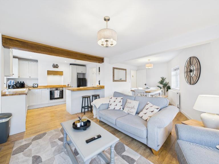 Corner House- hot tub and outdoor fireplace - B&B Herstmonceux