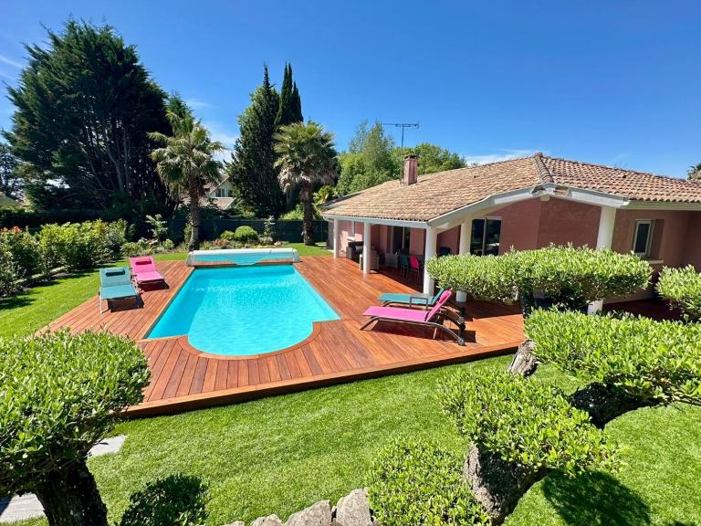 Villa avec piscine près Hossegor Capbreton - B&B Angresse