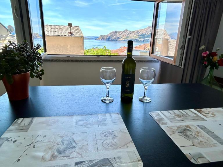 Studio Neven with Sea View - Ferienwohnung Baška