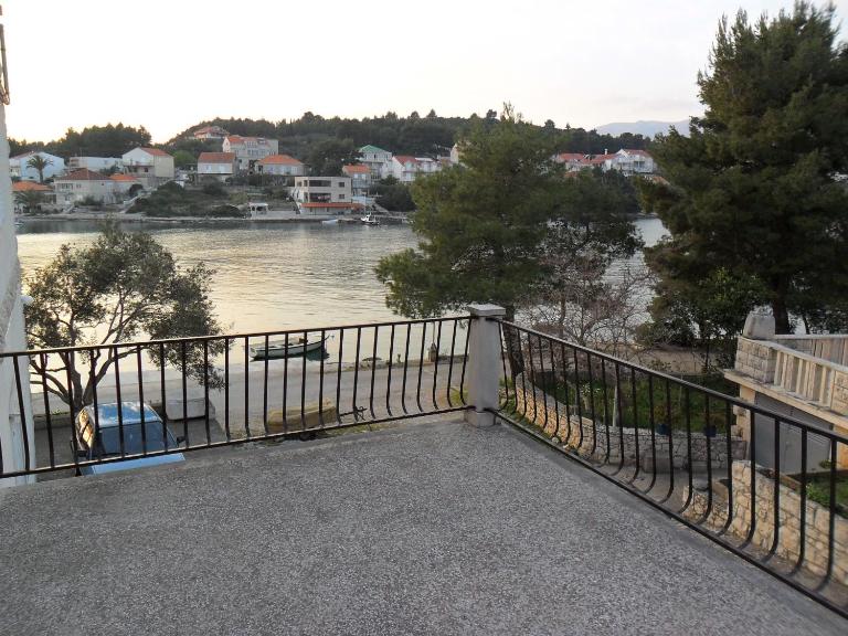Marija Milina Lumbarda mali apartman - B&B Lumbarda