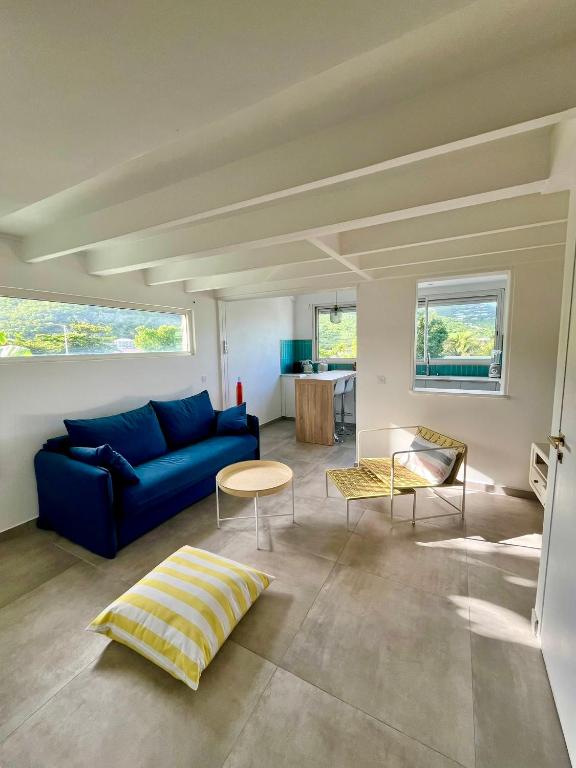 Modern Apartment in Beachfront residence - Hill view - Bed and Breakfast Grand-Case