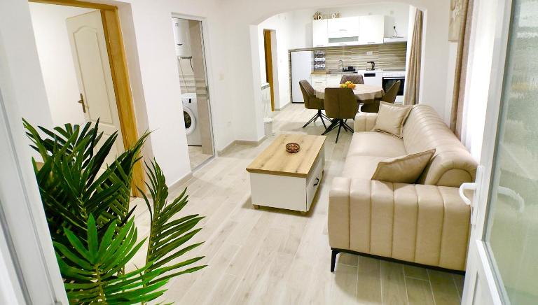 Sweet Hilltop Escape - B&B Zelenika