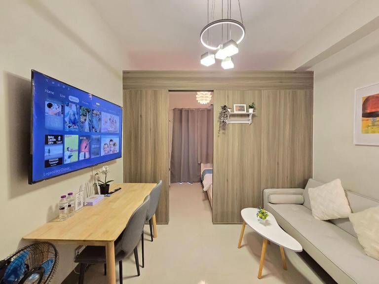 1BR Condotel with Balcony at FAME Residences #FM62-1 - B&B Manila