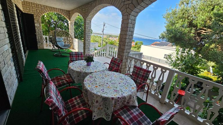 Apartments Cavar - B&B Rab
