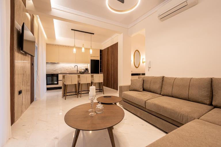 Anastazia's Luxury Apartment - Ferienwohnung Néa Moudhaniá
