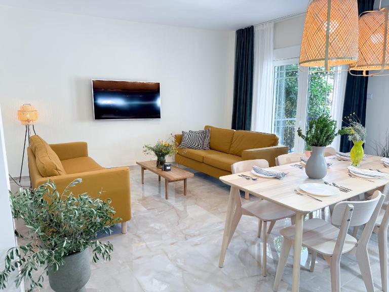 Central and Fully-Equipped - B&B Kavala