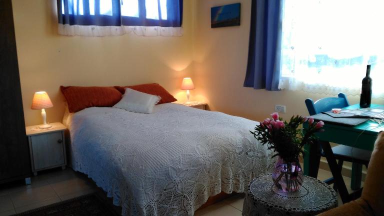 Gan HaPaamonim - Bed and Breakfast Binyamina