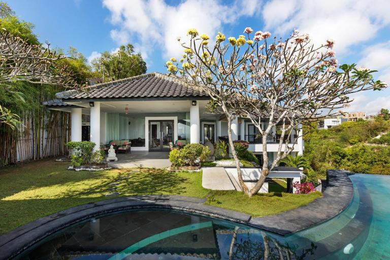 Tropical Bliss Villa with Pool in Bali - Villa Ocean's Height - Chambres d'hôtes Kuta