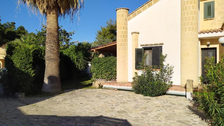 Villa con giardino sul lungomare - Chambres d'hôtes Campofelice di Roccella