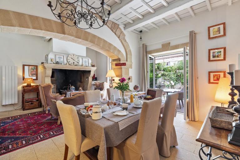L'ORANGERIE Chambres d'hotes de charme - B&B Valros