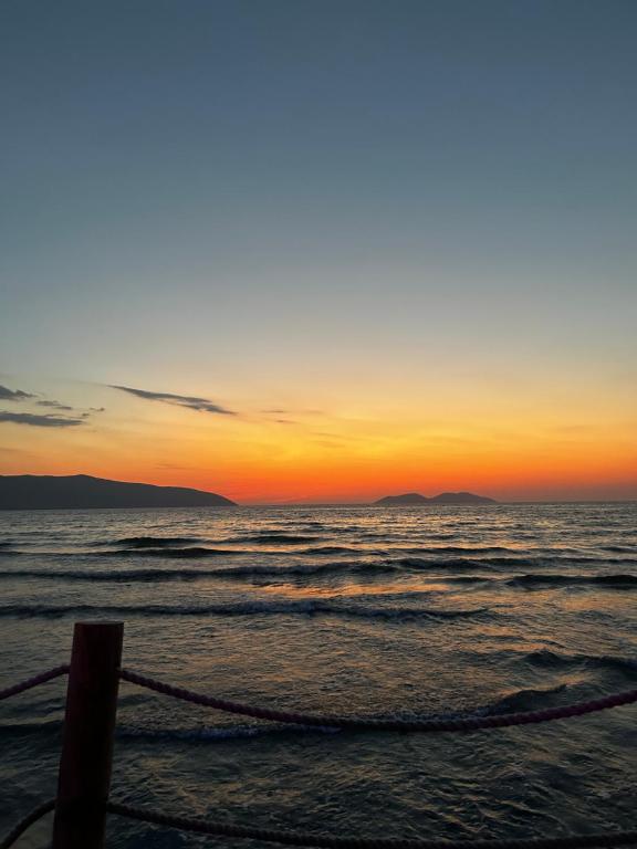 Azure Apartment - Bed and Breakfast Vlorë