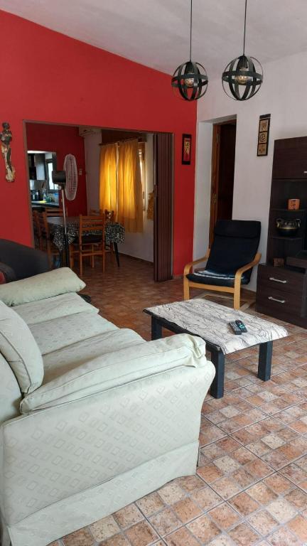 Casa a 800 mts de pleno centro - NO RECIBO GRUPO DE JOVENES - B&B Villa Carlos Paz