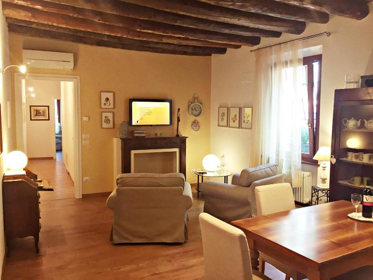 Wallace Luxury Home - Bed and Breakfast Verona