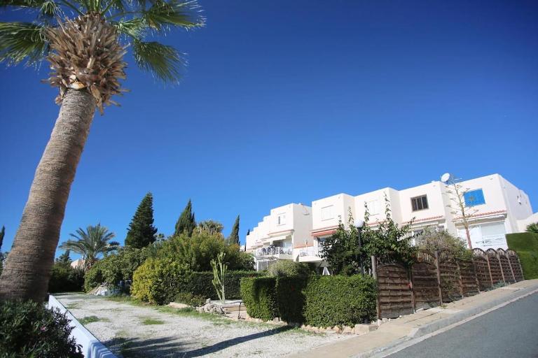 Sunny Coral Bay Village house - B&B Pégeia