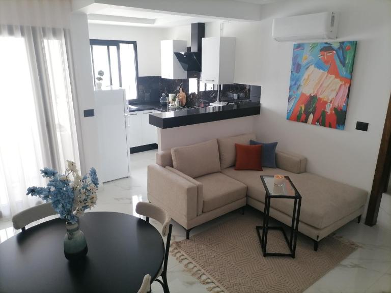 Doux Séjour Tunis S1 Lumineux avec Parking - Ferienwohnung Ariana