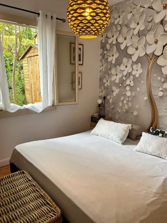 petite maison de vacances avec piscine dans un domaine - B&B Fayence