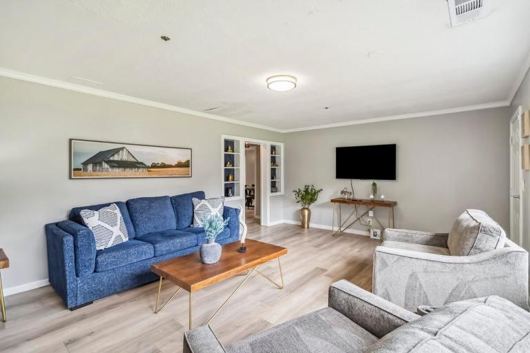 5BR with Game Room & Huge Backyard - Ferienwohnung Lawrenceville