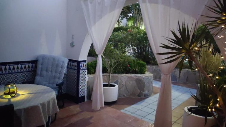 VERA BEACH - Beachside with pool, wifi and AC - B&B Vera
