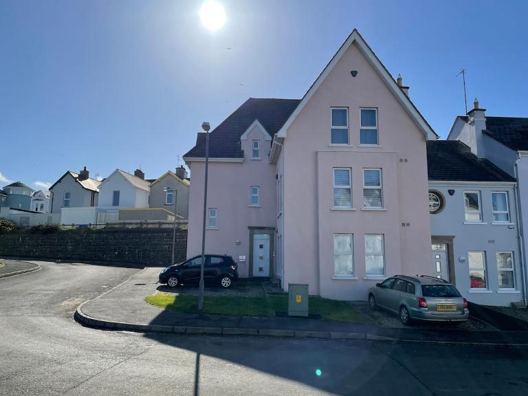 Portrush 3 Bed Apartment West Strand Beach - B&B Portrush