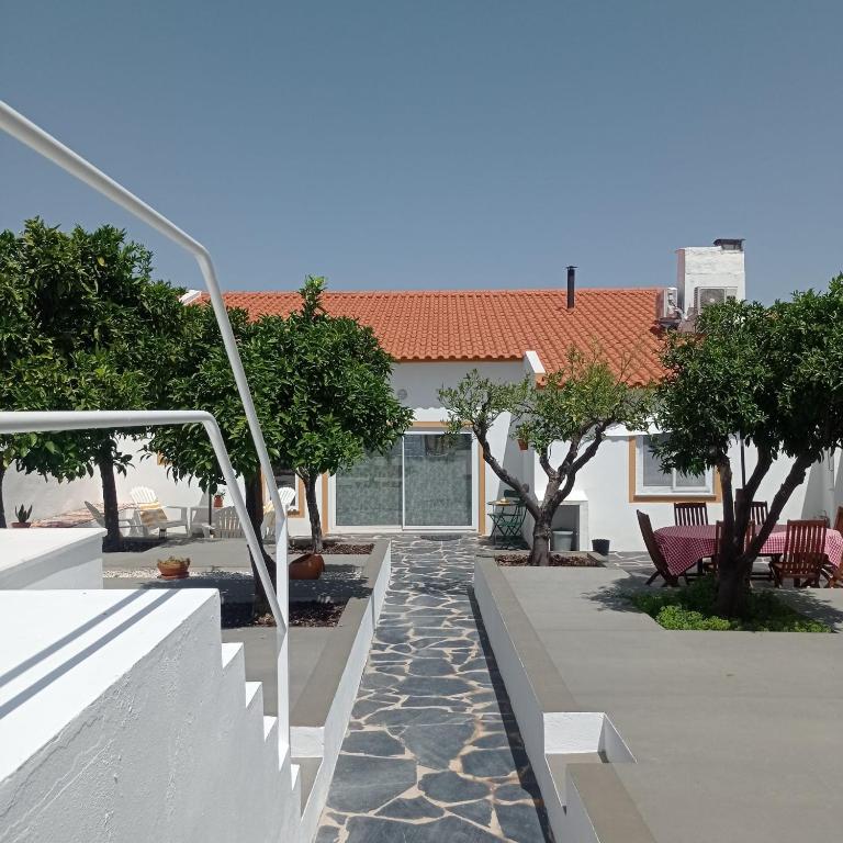 Casa da Vila - B&B Mourão