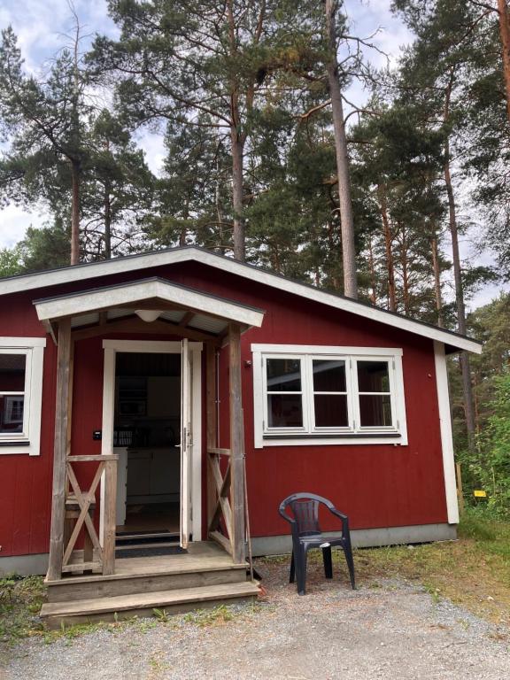 Bredsands camping och bad- Bredsandsstugor - B&B Enköping