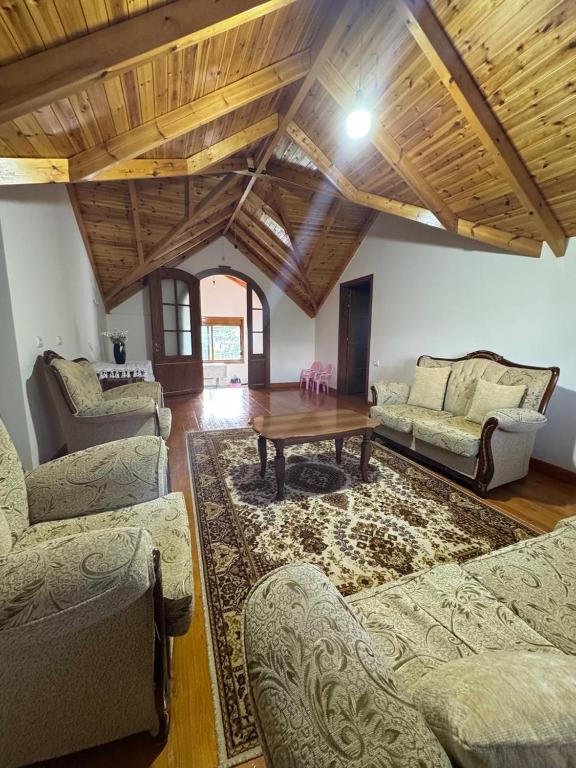 Bedena House - Bed and Breakfast Kolonjë