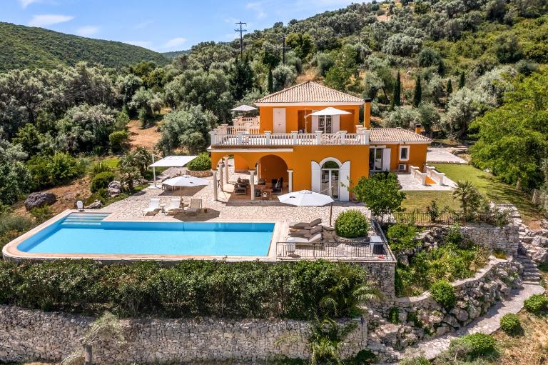 Kronos Estate Lefkada - 5 star luxury - B&B Mikrós Gialós