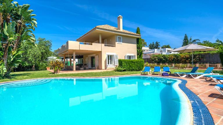 XPCE Artola Playa - Villa de Lujo con pista de padel privada y piscina - Ferienwohnung Marbella